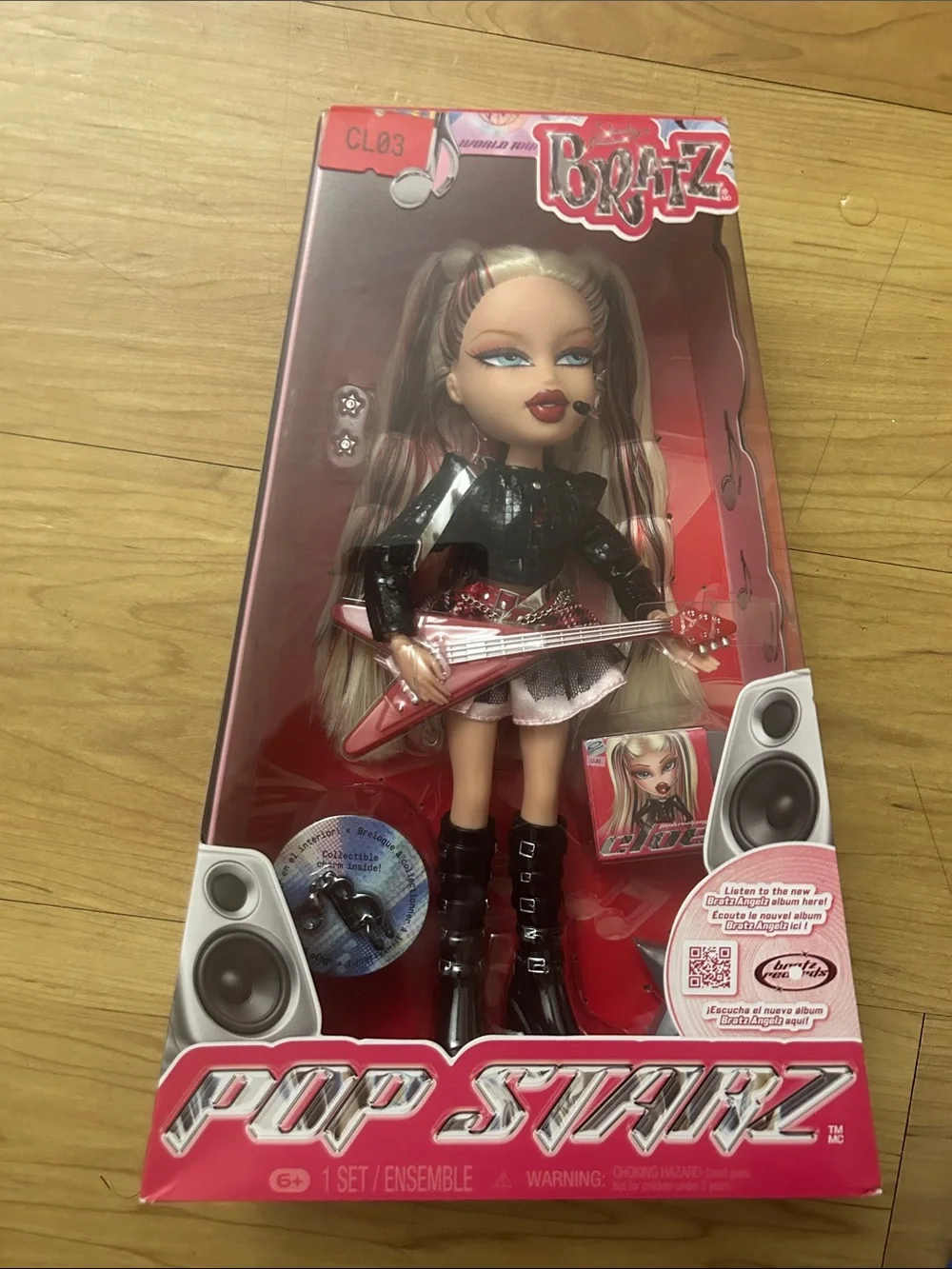 Bratz Pop Starz Cloedoll with Pink Guitar - new